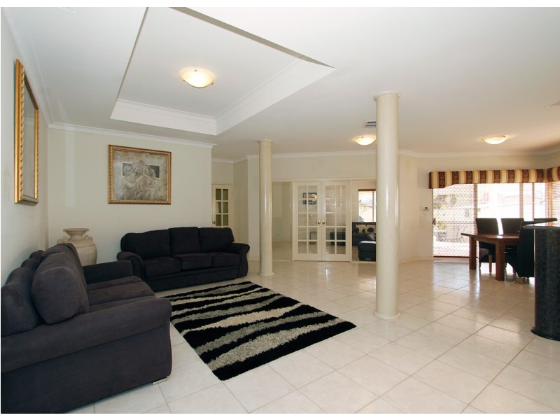 12 Mossfiel Retreat, Landsdale WA 6065