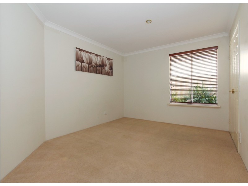 12 Mossfiel Retreat, Landsdale WA 6065