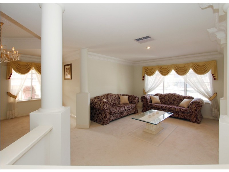 12 Mossfiel Retreat, Landsdale WA 6065