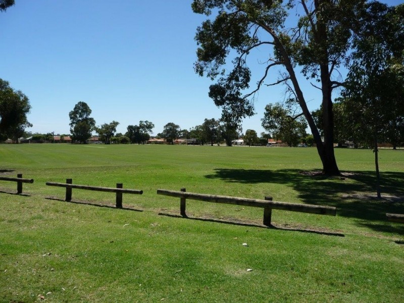 5 Hailsham Road, Nollamara WA 6061