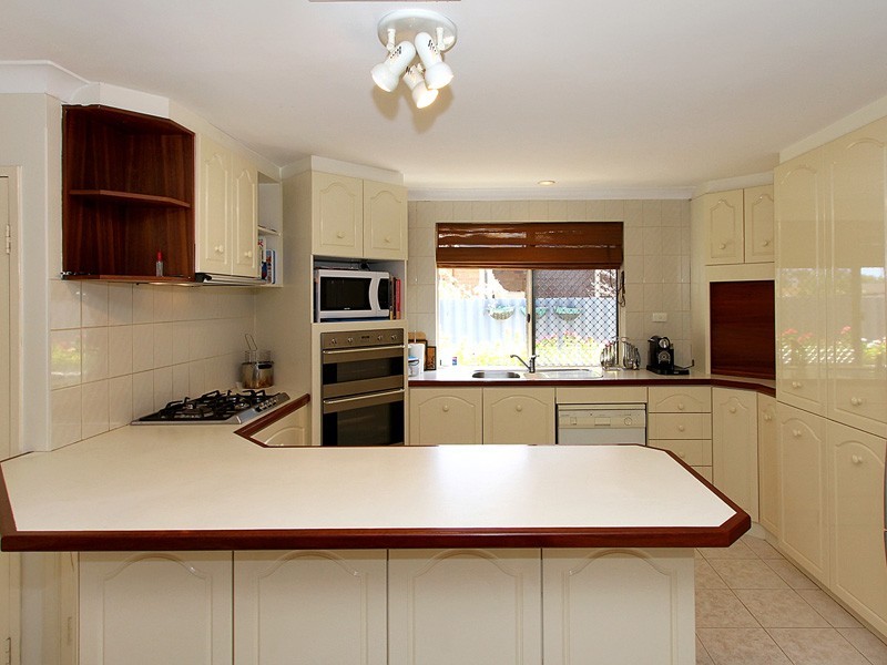 28 Walkington Way, Eden Hill WA 6054