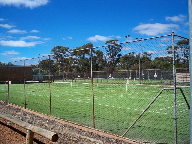 48 Adam Street, Katanning WA 6317