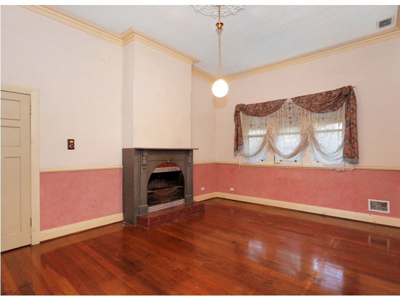 81 Ivanhoe Street, Bassendean WA 6054