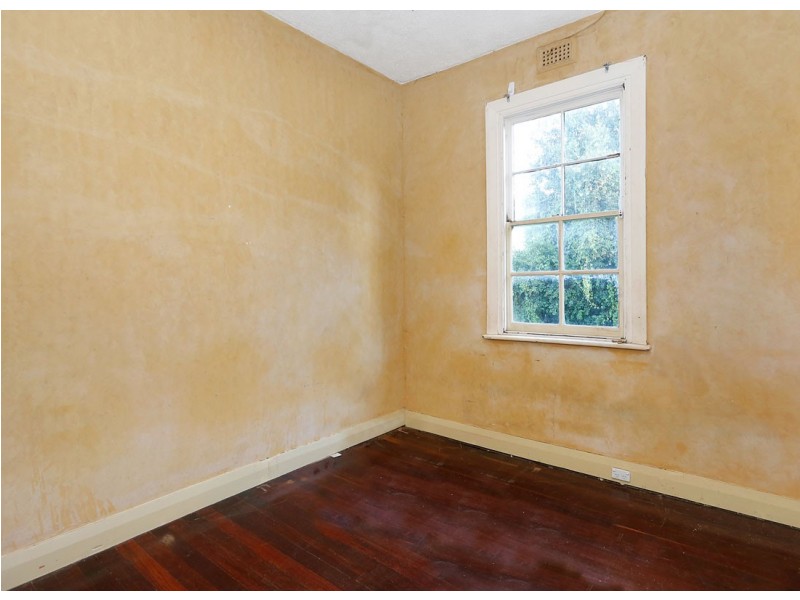 81 Ivanhoe Street, Bassendean WA 6054