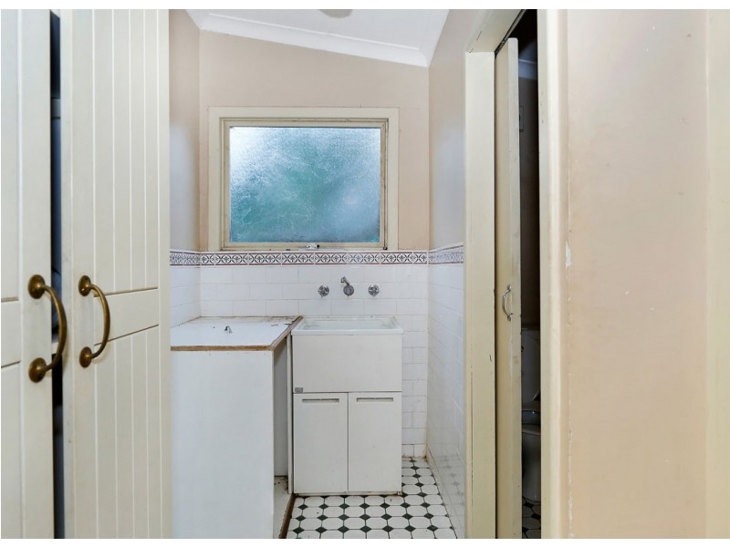 81 Ivanhoe Street, Bassendean WA 6054