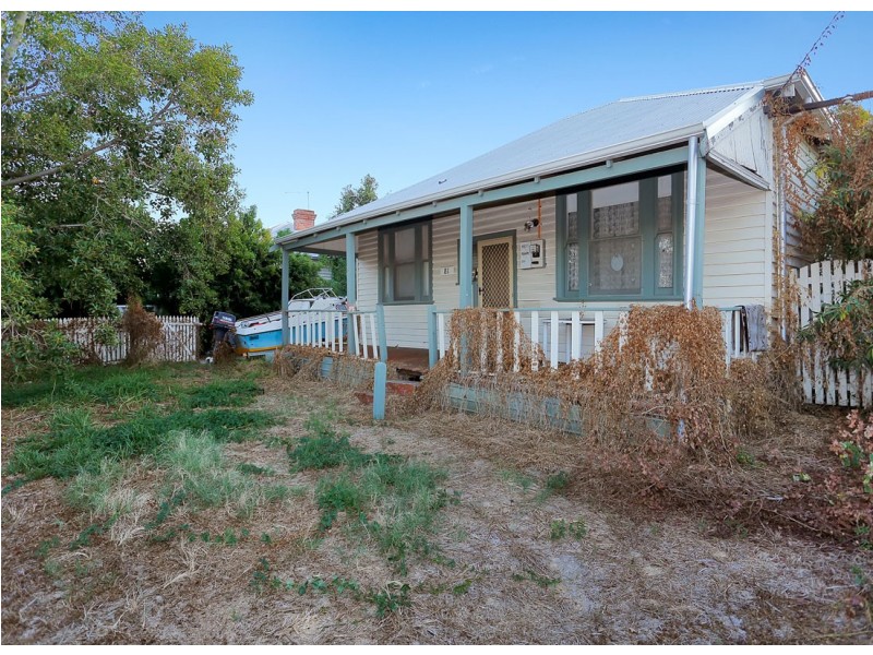 81 Ivanhoe Street, Bassendean WA 6054