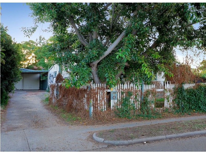 81 Ivanhoe Street, Bassendean WA 6054