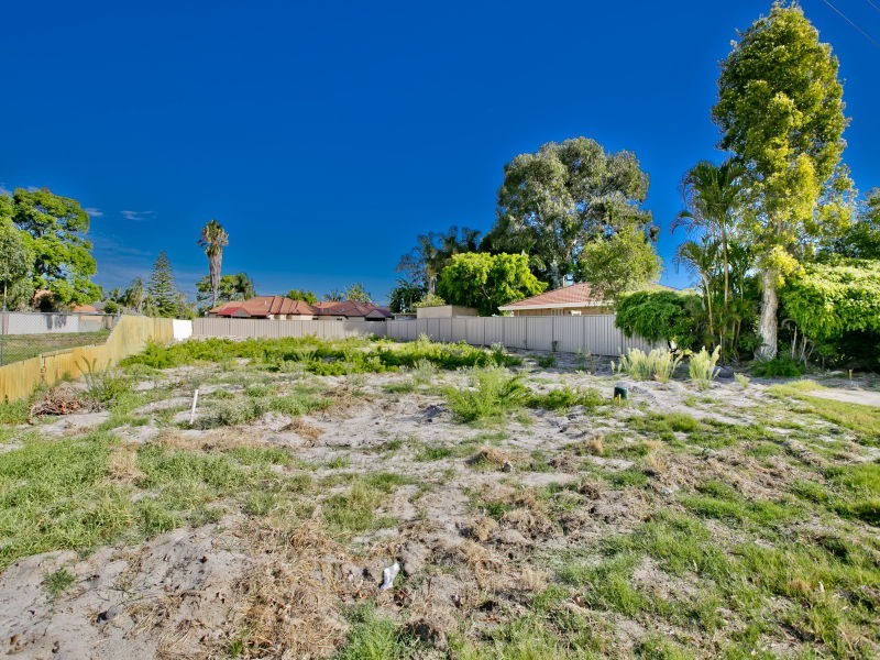 36A Deschamp Road, Morley WA 6062