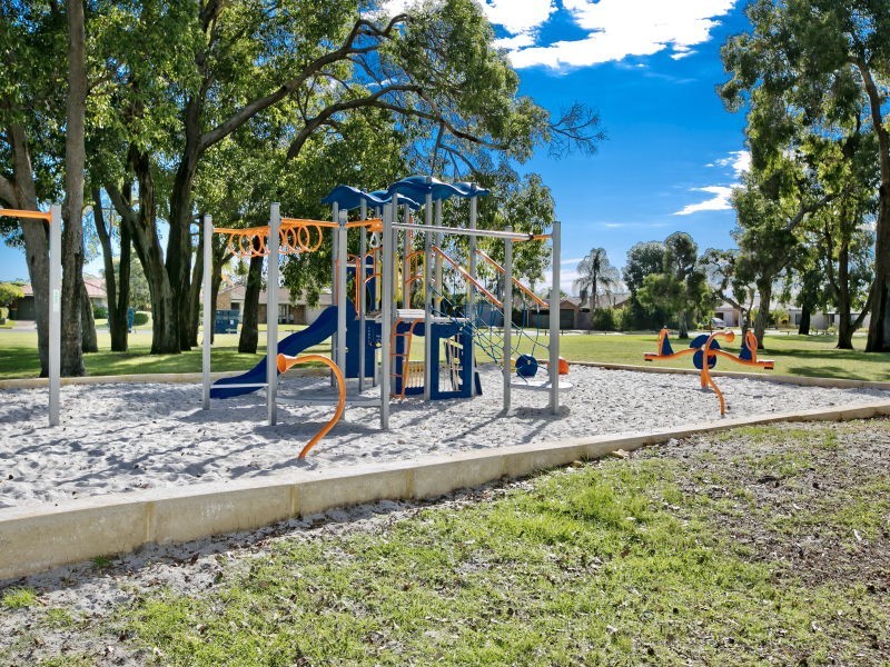 36A Deschamp Road, Morley WA 6062