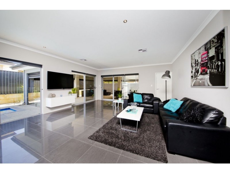 21 Rousham Road, Landsdale WA 6065