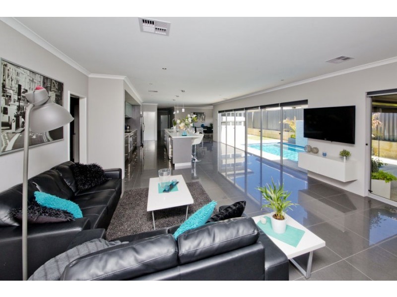 21 Rousham Road, Landsdale WA 6065