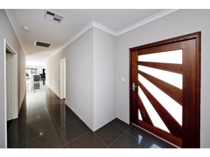 21 Rousham Road, Landsdale WA 6065