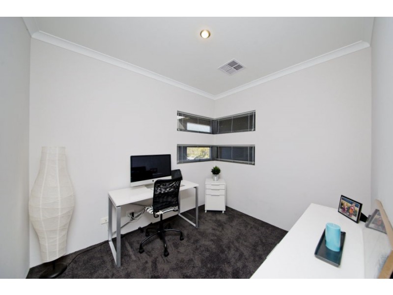 21 Rousham Road, Landsdale WA 6065