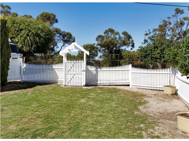 18 McGregor Street, Embleton WA 6062