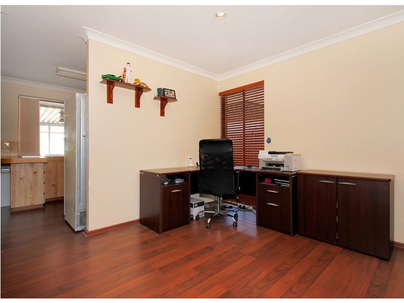 9 Walkington Way, Eden Hill WA 6054