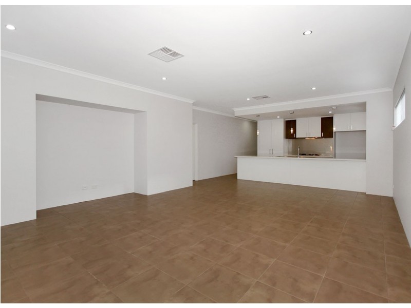 28 Litchfield Circle, Wandi WA 6167