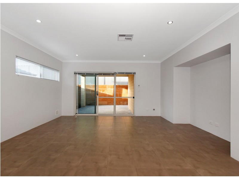 28 Litchfield Circle, Wandi WA 6167