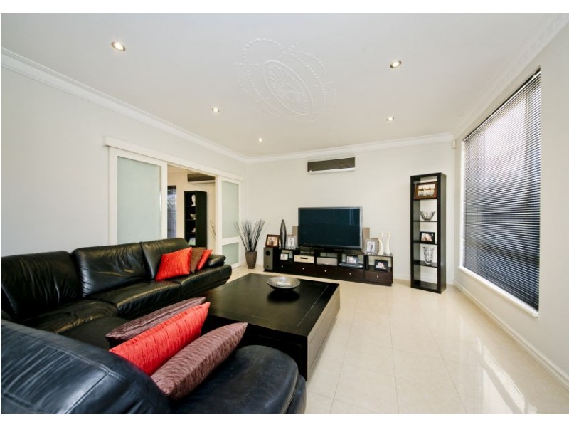 5 Northmoor Road, Eden Hill WA 6054