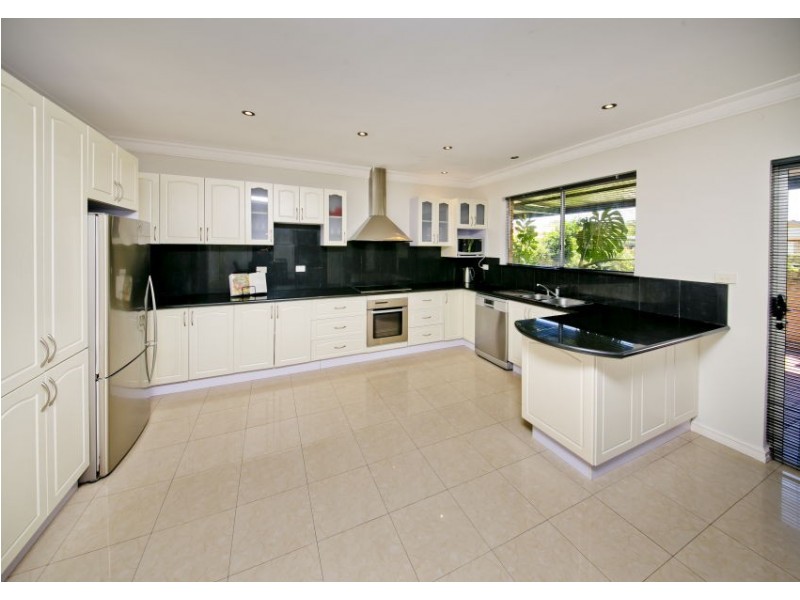 5 Northmoor Road, Eden Hill WA 6054