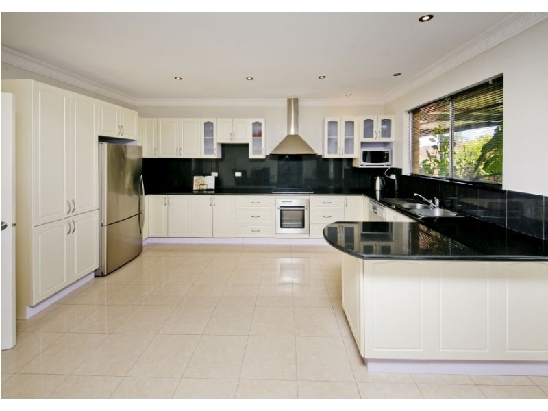 5 Northmoor Road, Eden Hill WA 6054