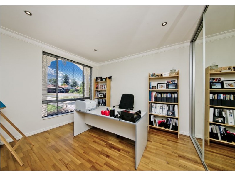 5 Northmoor Road, Eden Hill WA 6054