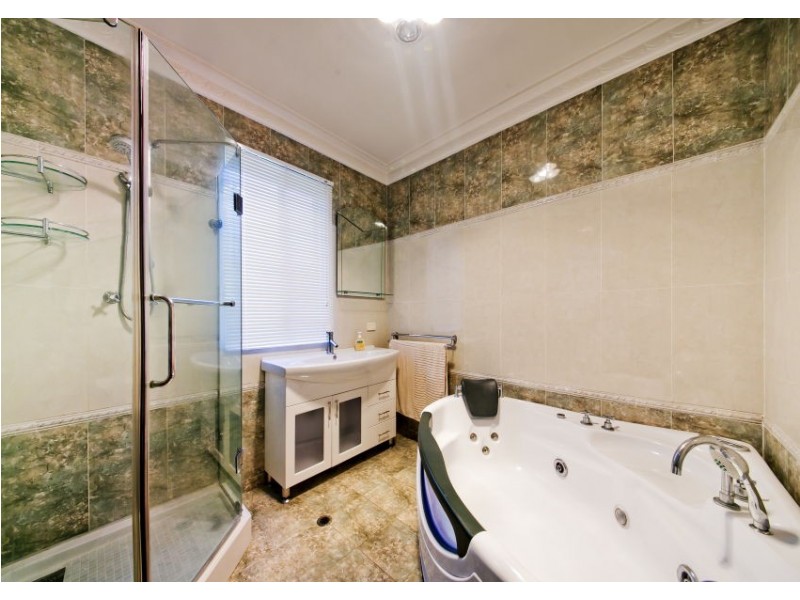 5 Northmoor Road, Eden Hill WA 6054