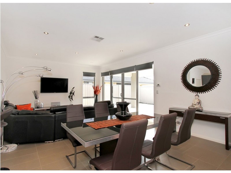 1B Randwick Bend, Harrisdale WA 6112