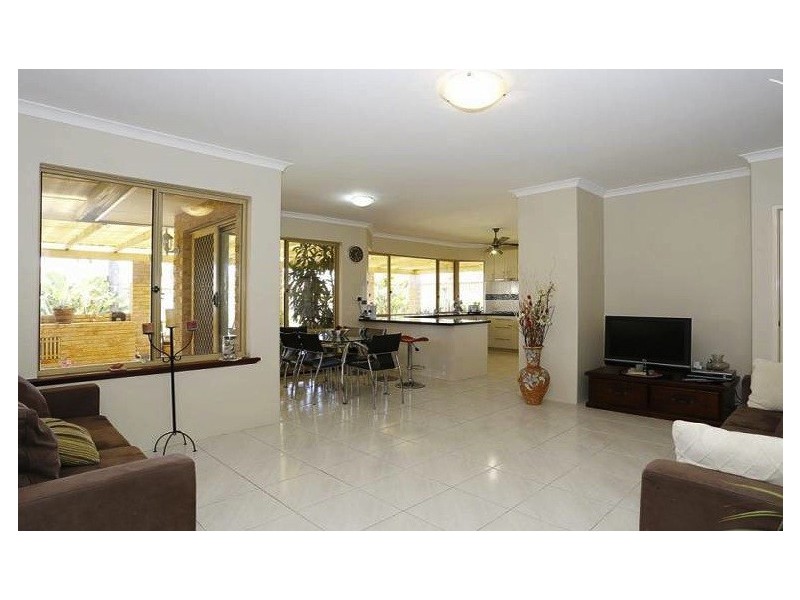 12 Larkspur Lane, Ballajura WA 6066