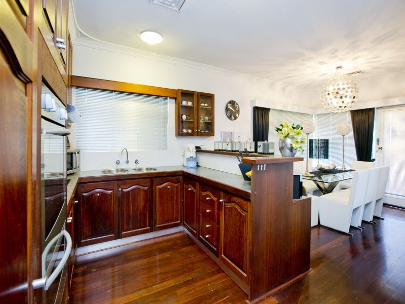 33 Elabana Crescent, Dianella WA 6059