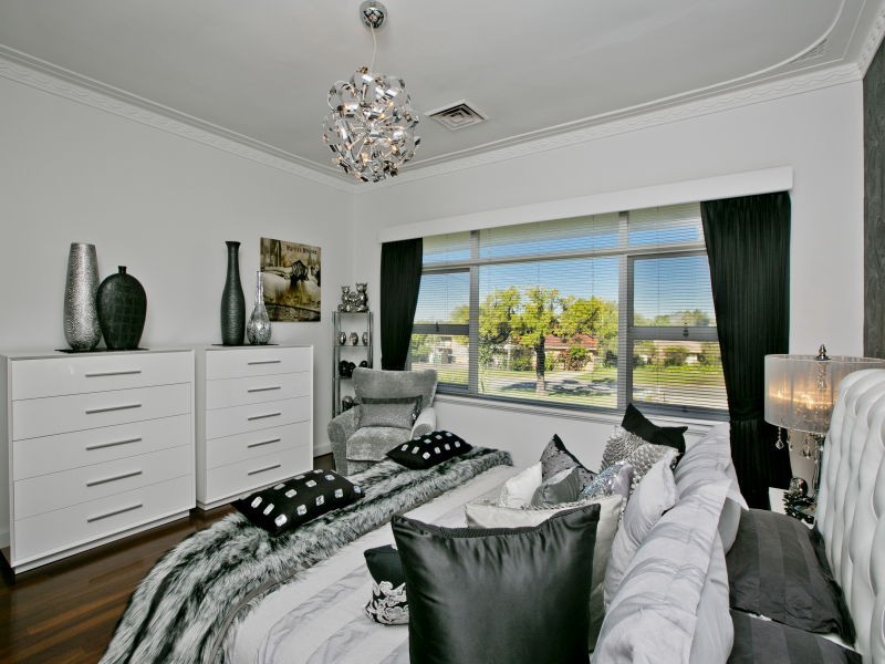 33 Elabana Crescent, Dianella WA 6059