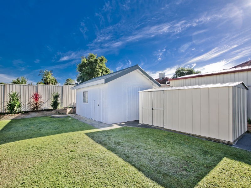 33 Elabana Crescent, Dianella WA 6059
