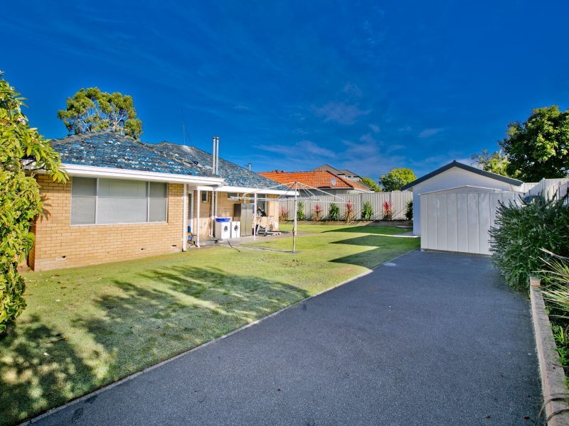 33 Elabana Crescent, Dianella WA 6059
