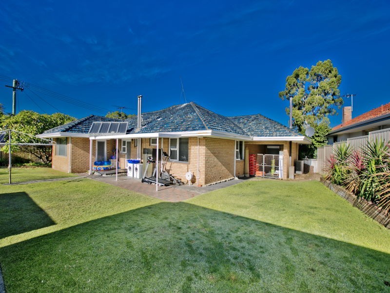 33 Elabana Crescent, Dianella WA 6059