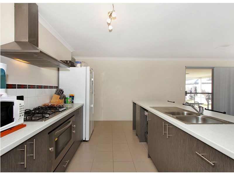 14 Kerner Avenue, Caversham WA 6055