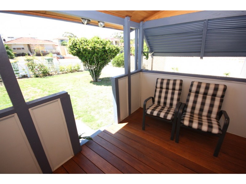 25 Flinders Street, Yokine WA 6060