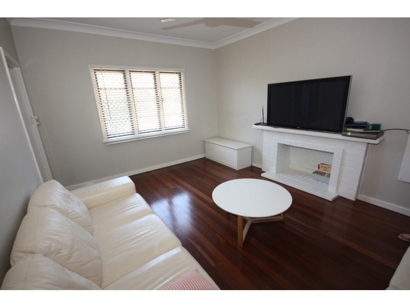 25 Flinders Street, Yokine WA 6060