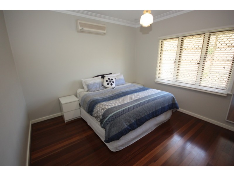 25 Flinders Street, Yokine WA 6060