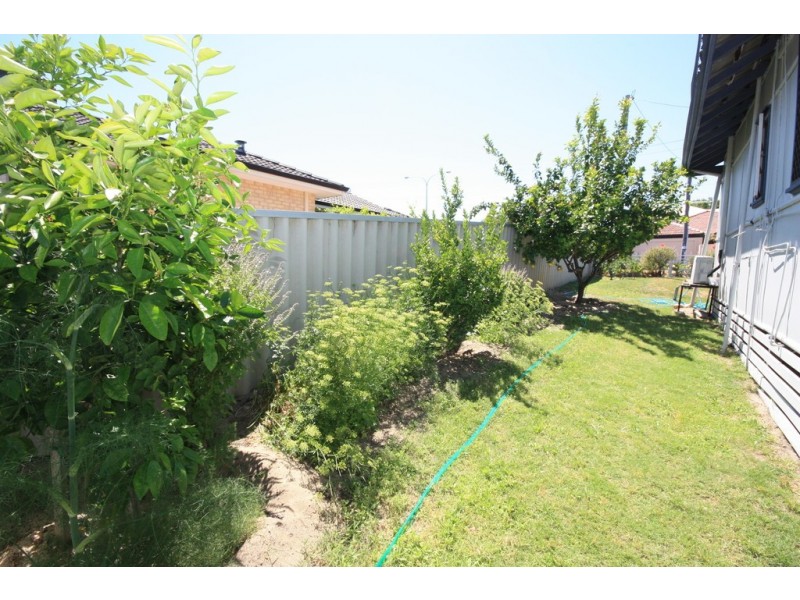 25 Flinders Street, Yokine WA 6060