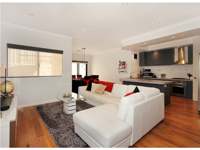 33 Parsons Street, Embleton WA 6062