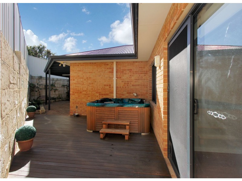 33 Parsons Street, Embleton WA 6062