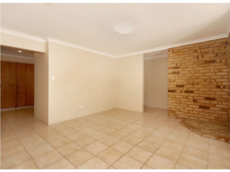 12 Hickory Drive, Thornlie WA 6108