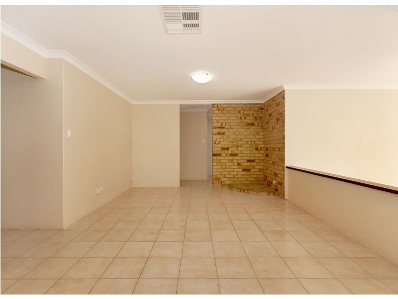 12 Hickory Drive, Thornlie WA 6108