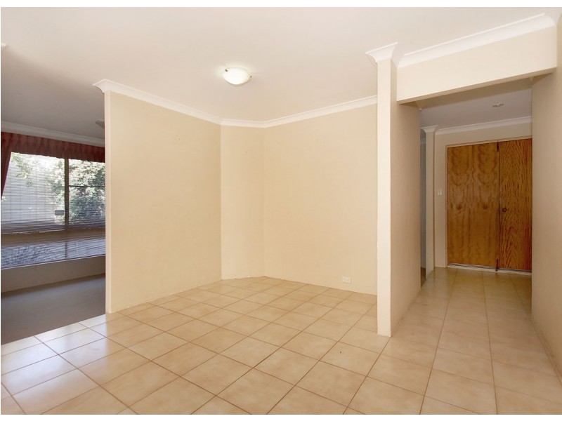 12 Hickory Drive, Thornlie WA 6108