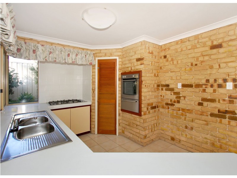 12 Hickory Drive, Thornlie WA 6108