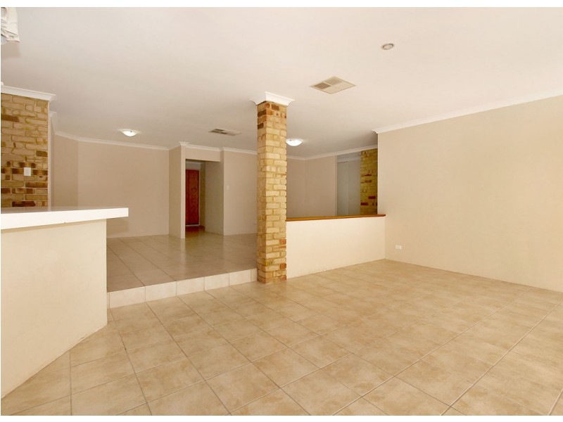12 Hickory Drive, Thornlie WA 6108
