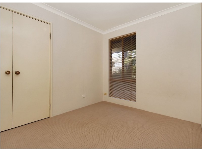 12 Hickory Drive, Thornlie WA 6108
