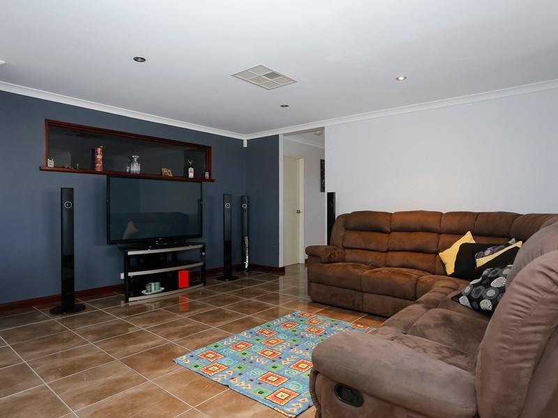 5 Hillsborough Parkway, Ridgewood WA 6030