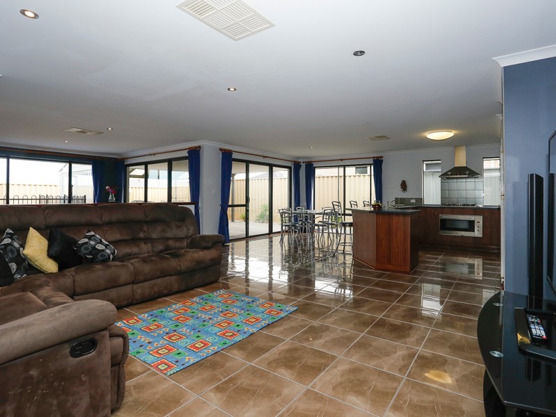 5 Hillsborough Parkway, Ridgewood WA 6030