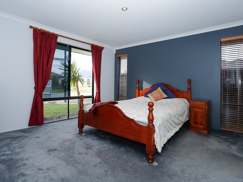 5 Hillsborough Parkway, Ridgewood WA 6030