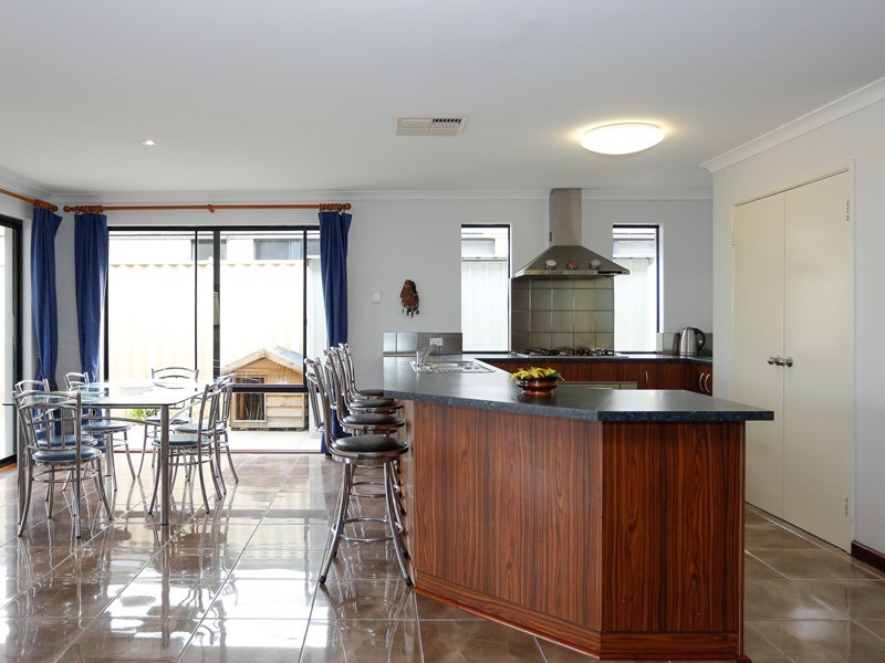 5 Hillsborough Parkway, Ridgewood WA 6030